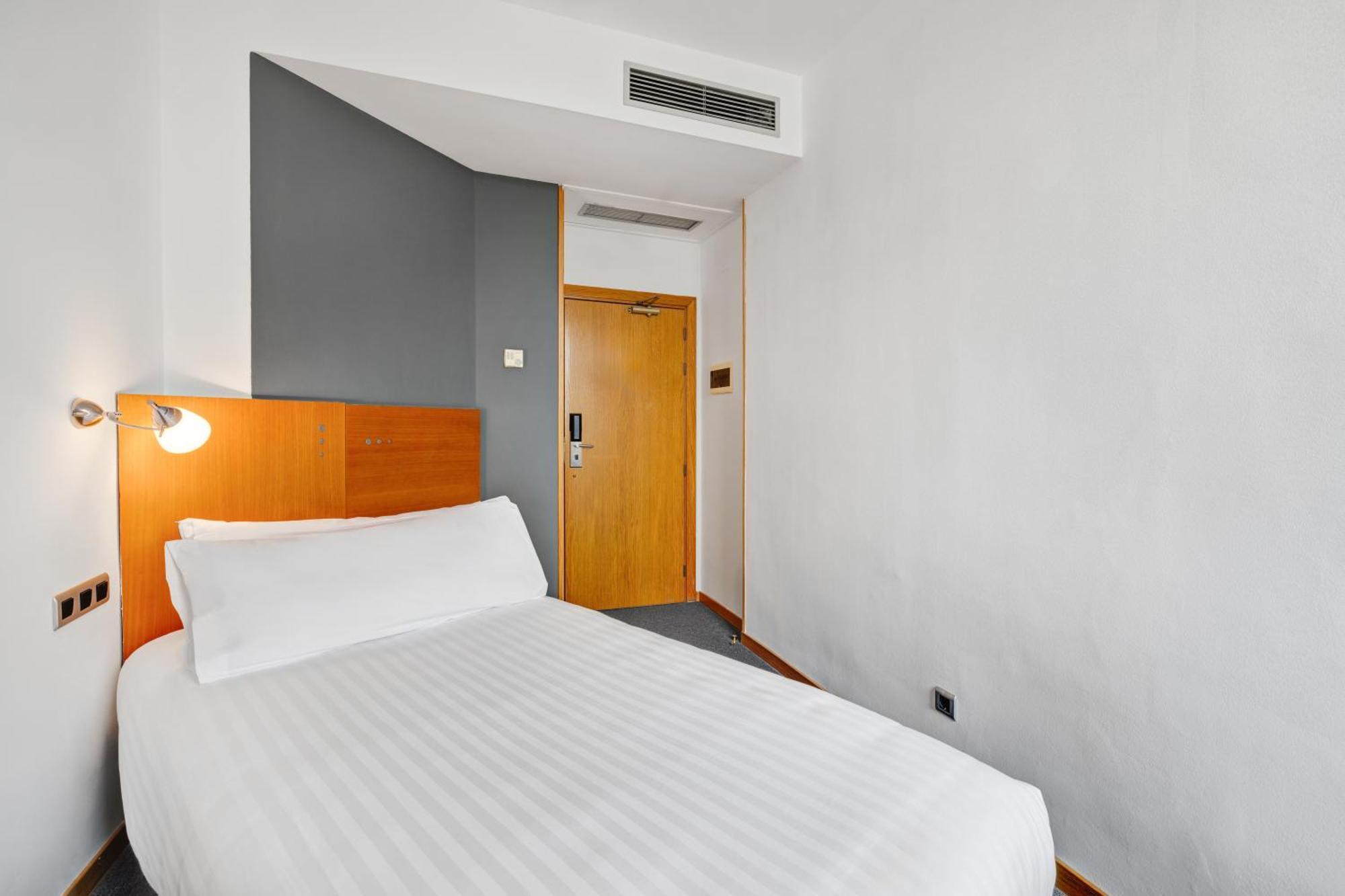 B&B Hotel Barcelona Mollet Porta De Gallecs Mollet del Valles Bagian luar foto