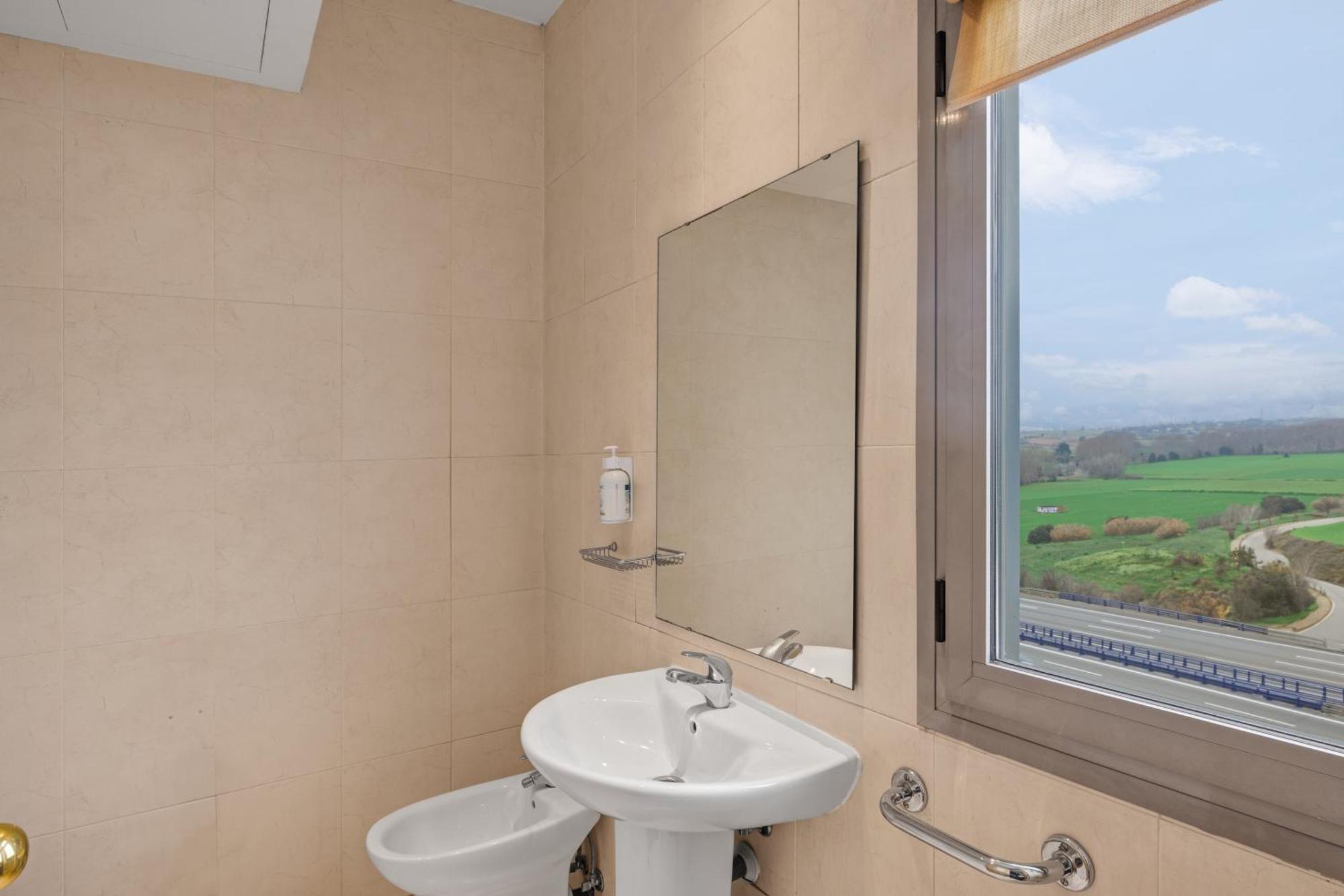 B&B Hotel Barcelona Mollet Porta De Gallecs Mollet del Valles Bagian luar foto