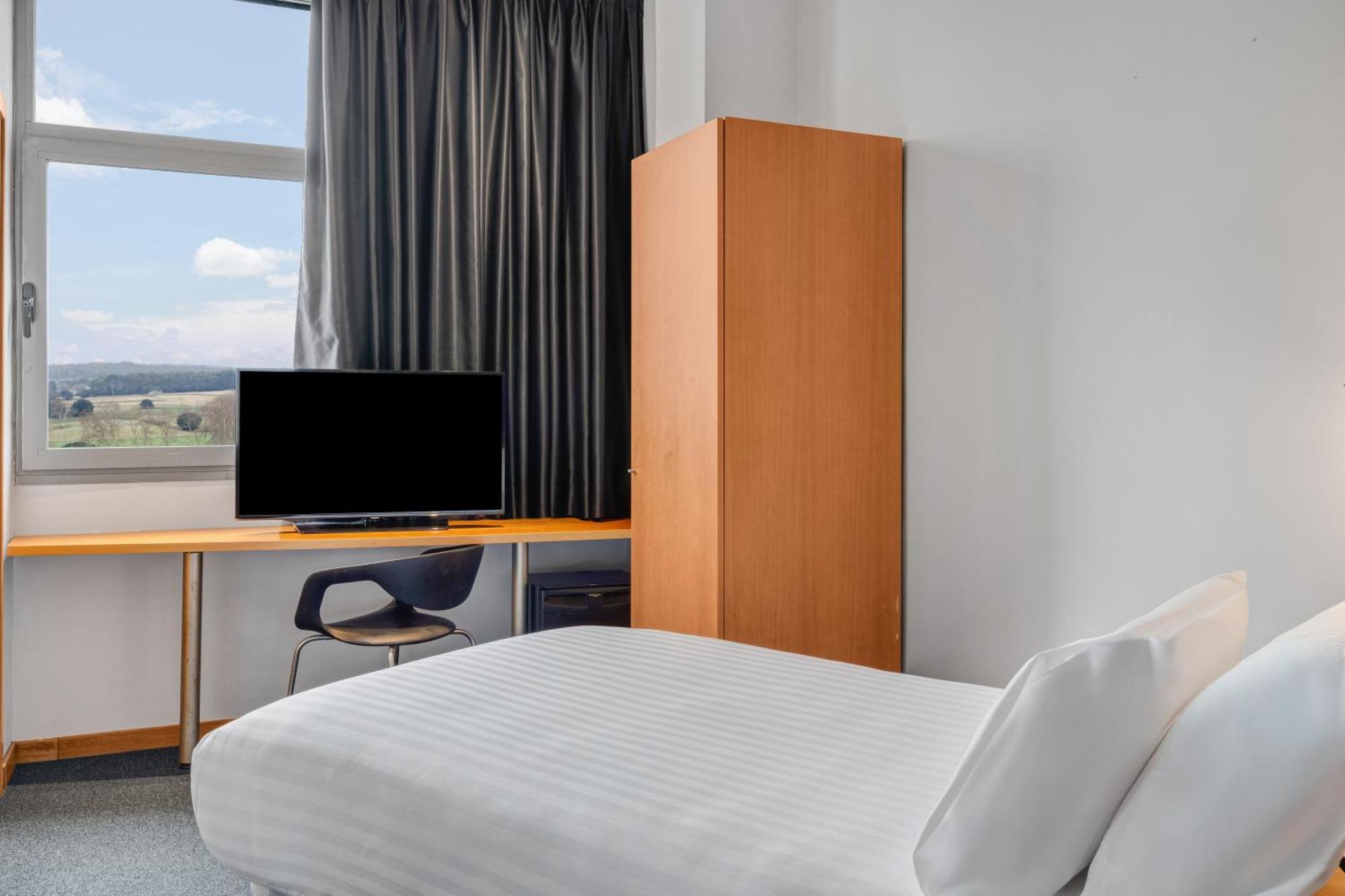 B&B Hotel Barcelona Mollet Porta De Gallecs Mollet del Valles Bagian luar foto