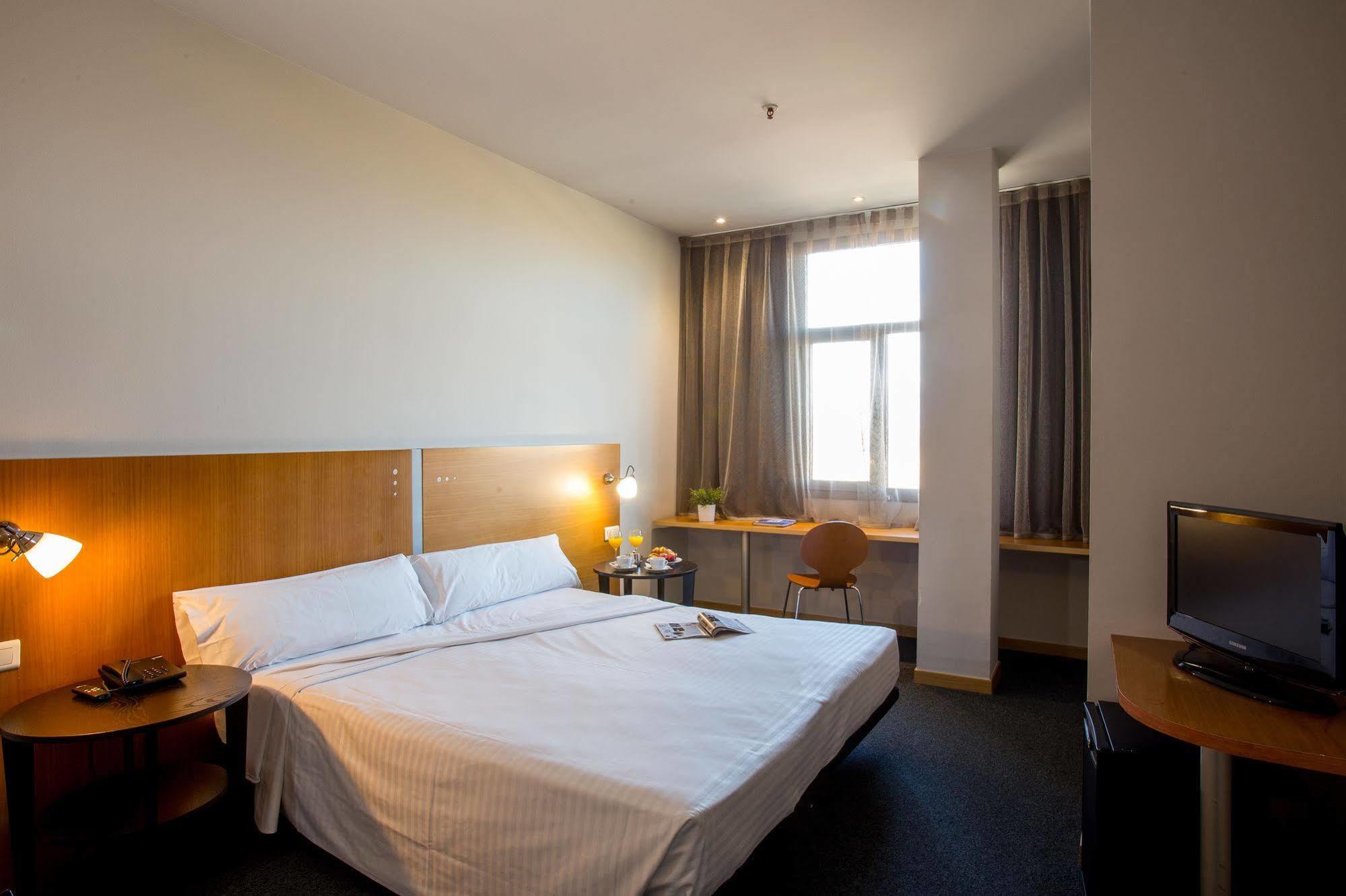 B&B Hotel Barcelona Mollet Porta De Gallecs Mollet del Valles Bagian luar foto