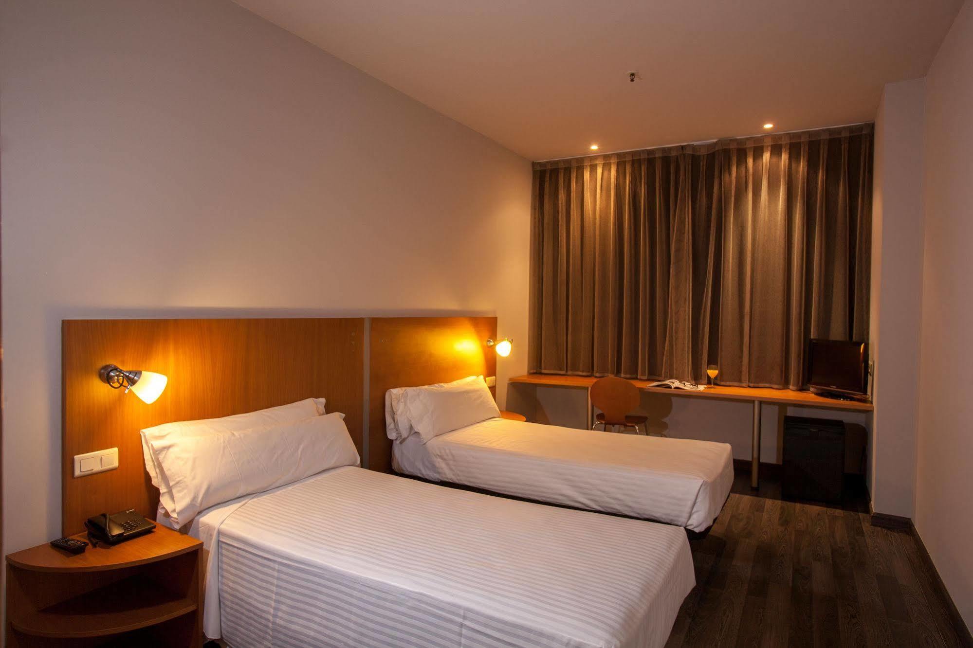 B&B Hotel Barcelona Mollet Porta De Gallecs Mollet del Valles Bagian luar foto